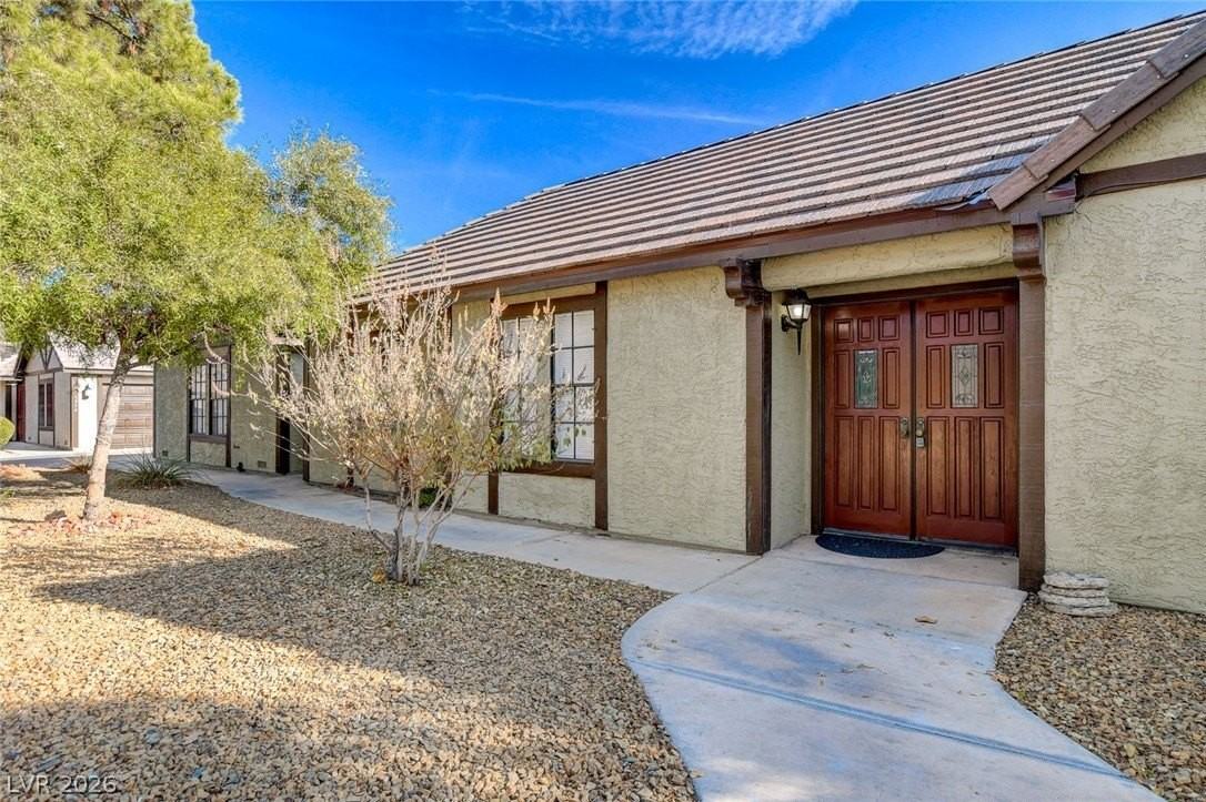 3996 Landsdown Pl - Photo 2 of 47