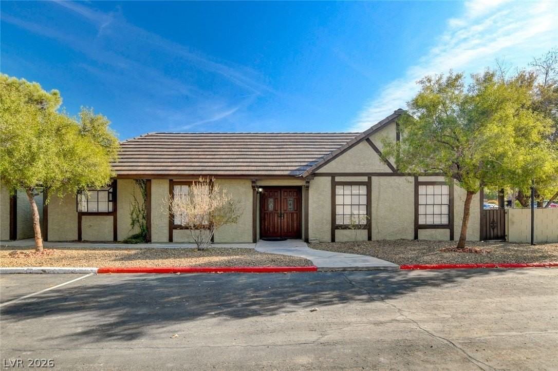 3996 Landsdown Pl - Photo 7 of 47