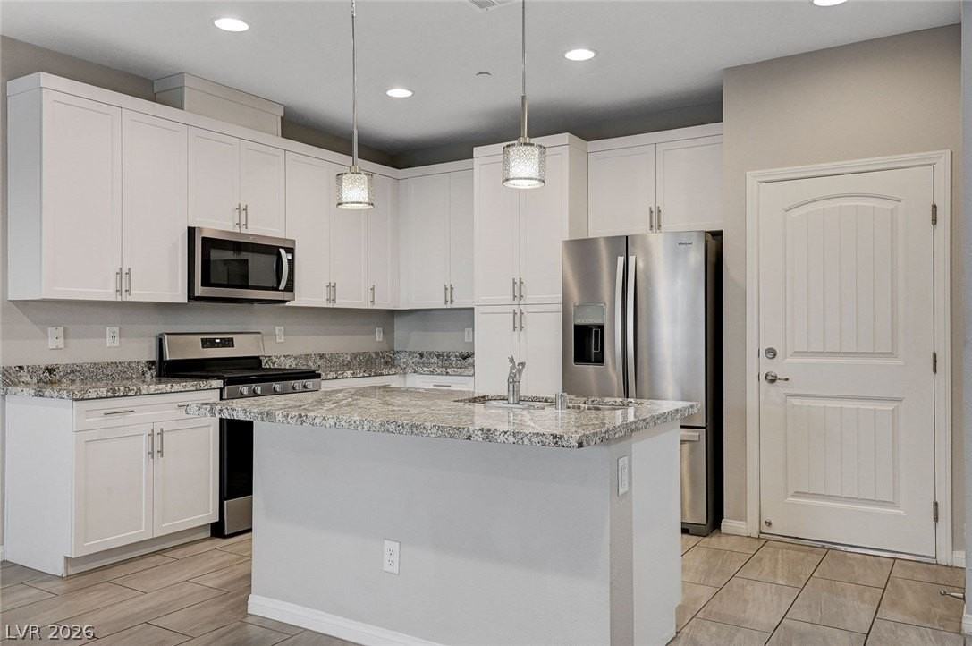 1049 Via Lombardi Ave - Photo 4 of 50