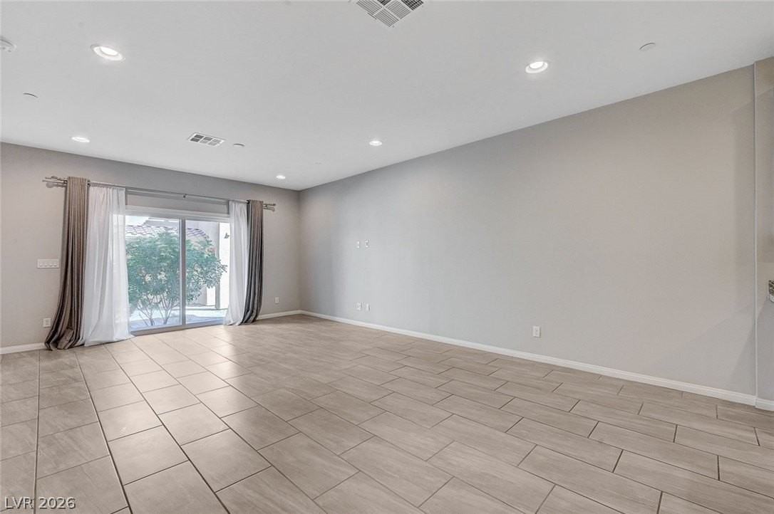 1049 Via Lombardi Ave - Photo 5 of 50