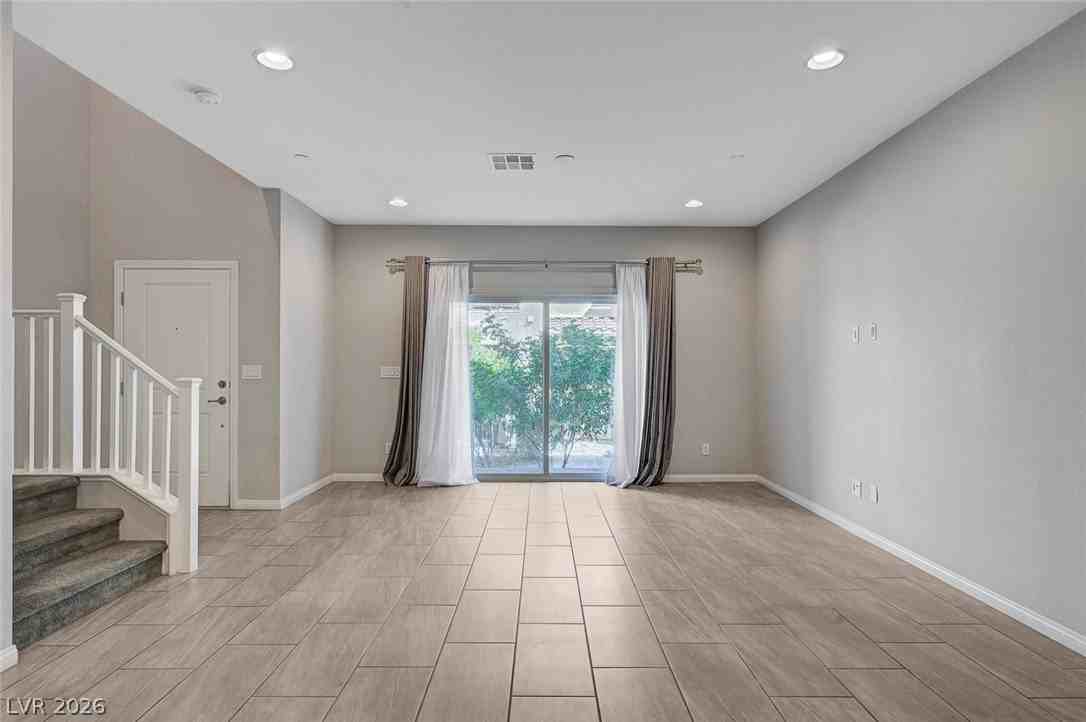 1049 Via Lombardi Ave - Photo 7 of 50