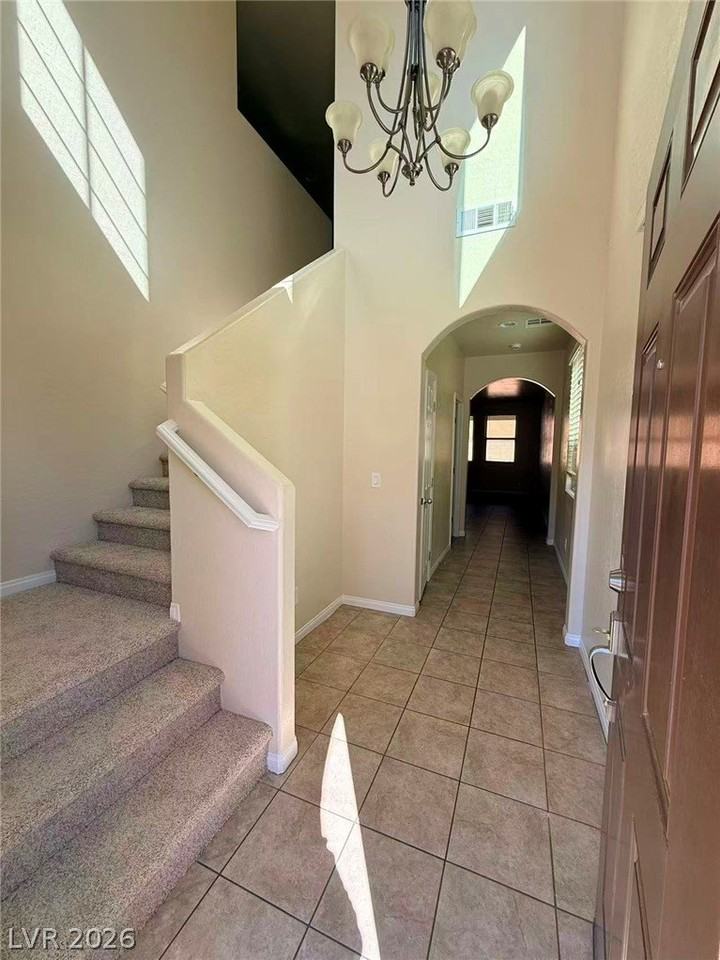 212 Botanic Gardens Dr - Photo 3 of 39