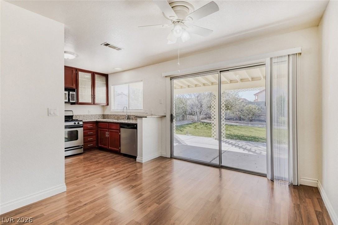 661 Freeburg Pl - Photo 4 of 15