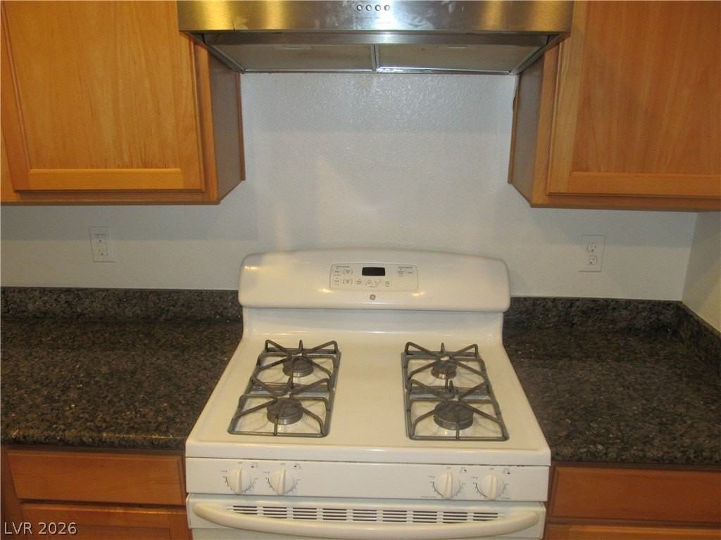 7471 Nicklin St - Photo 6 of 26