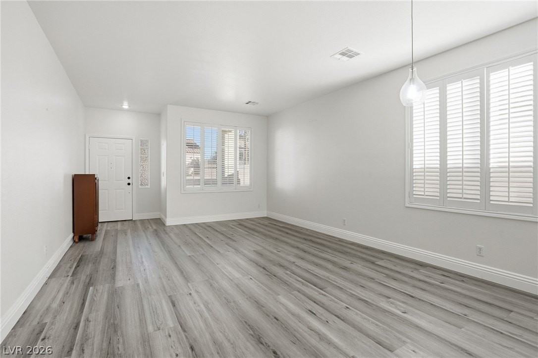 10071 Lemon Valley Ave - Photo 5 of 37