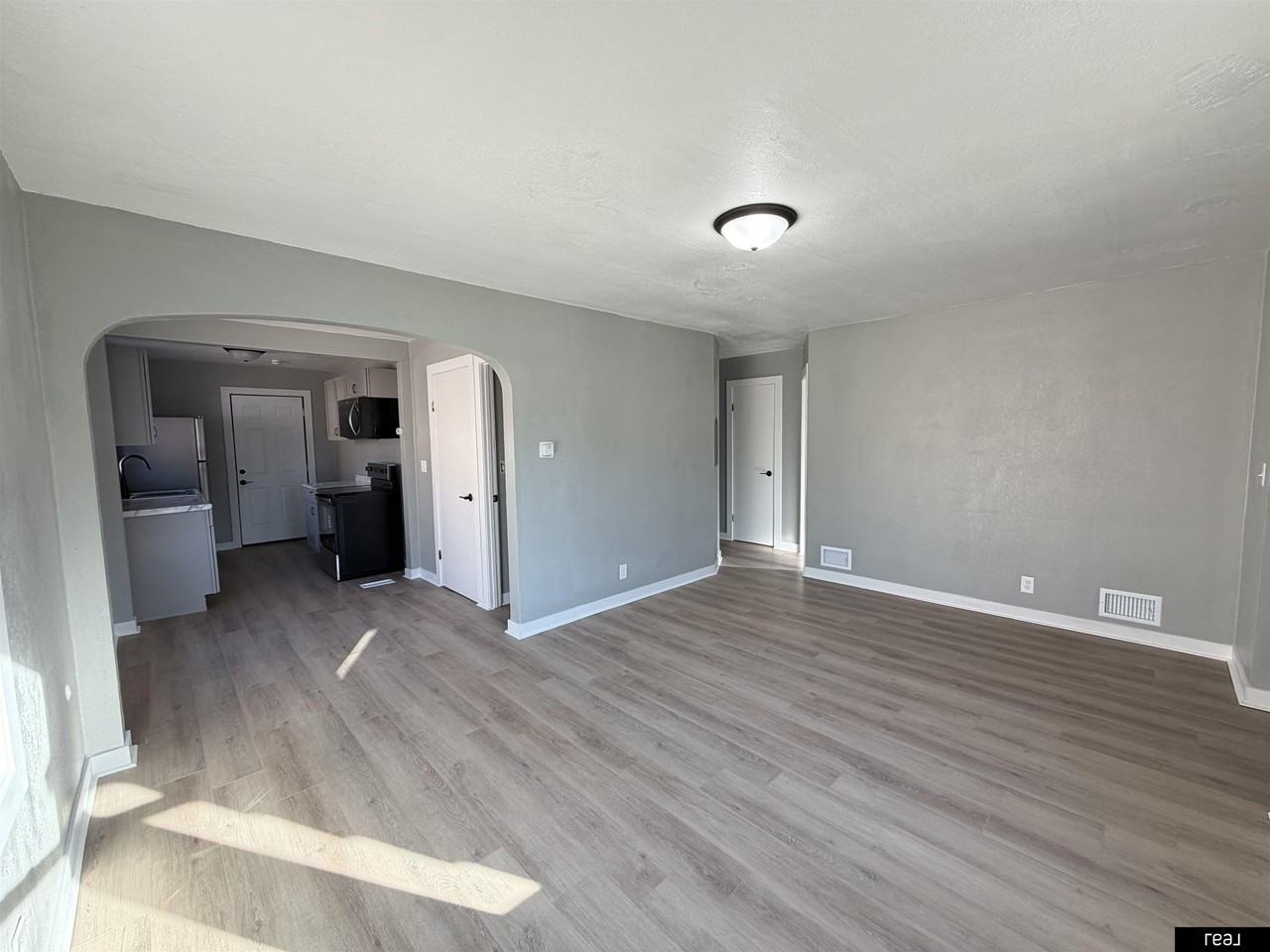 3929 N 42nd St - Photo 2 of 10