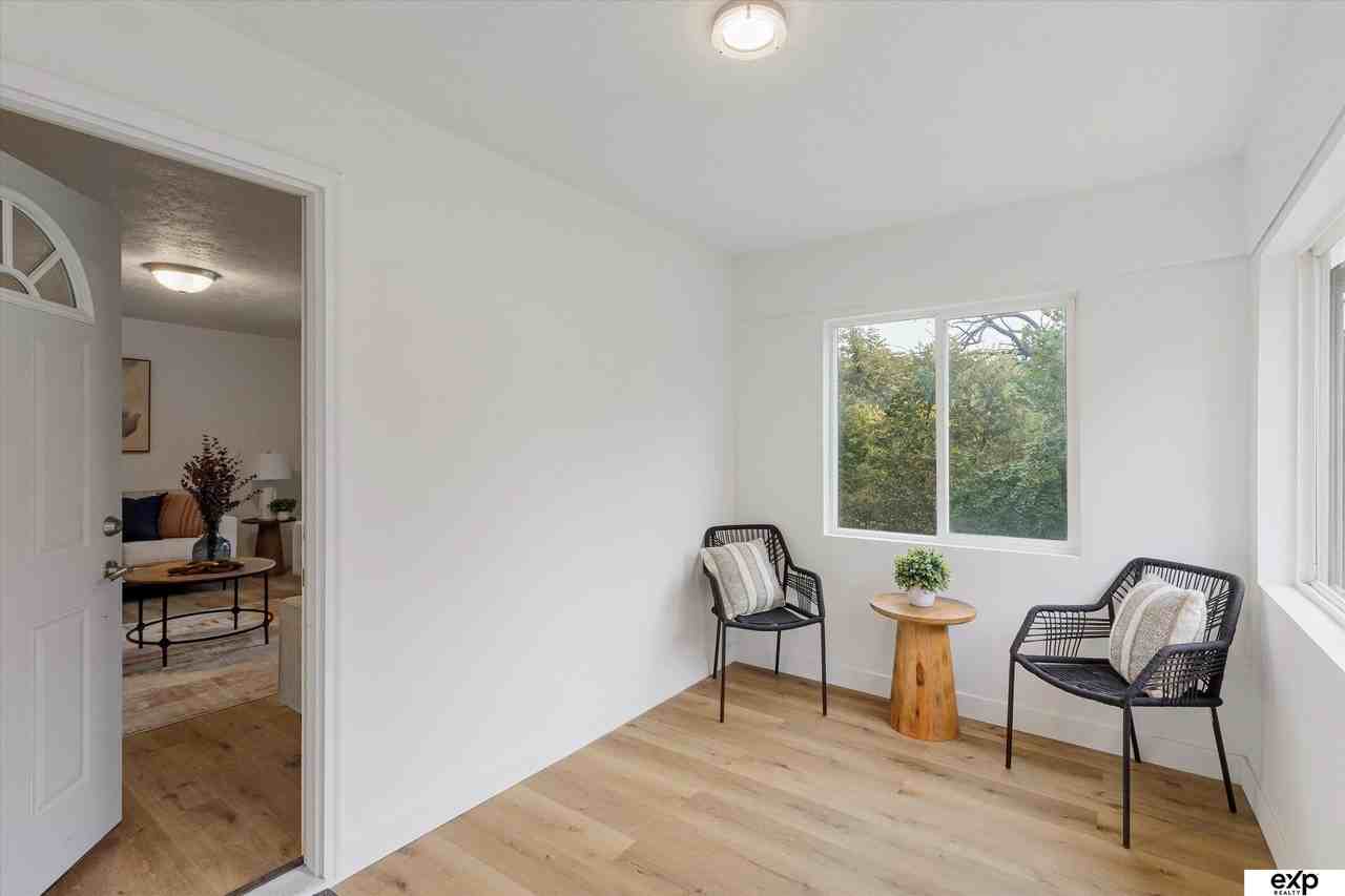 3722 S 22nd St - Photo 4 of 28