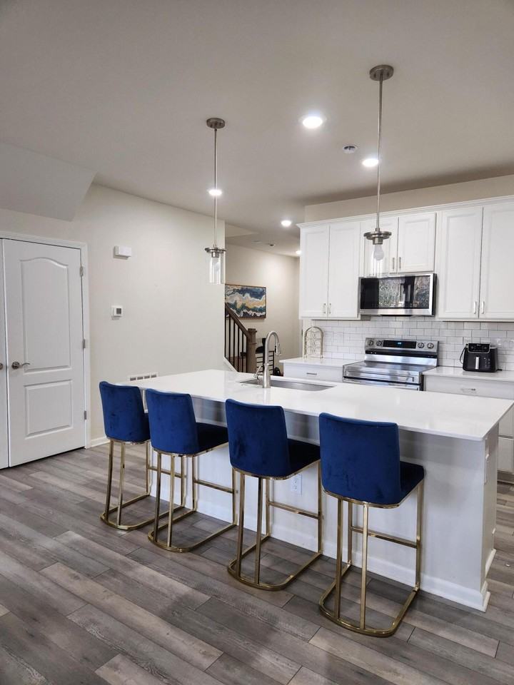 23102 Addison Cir Unit 102 - Photo 4 of 10