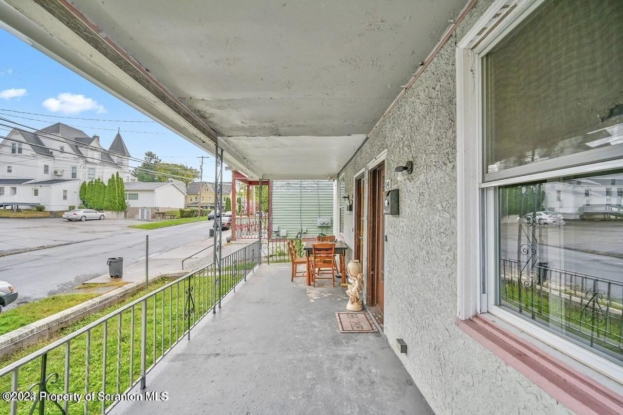 114 New York St - Photo 2 of 28