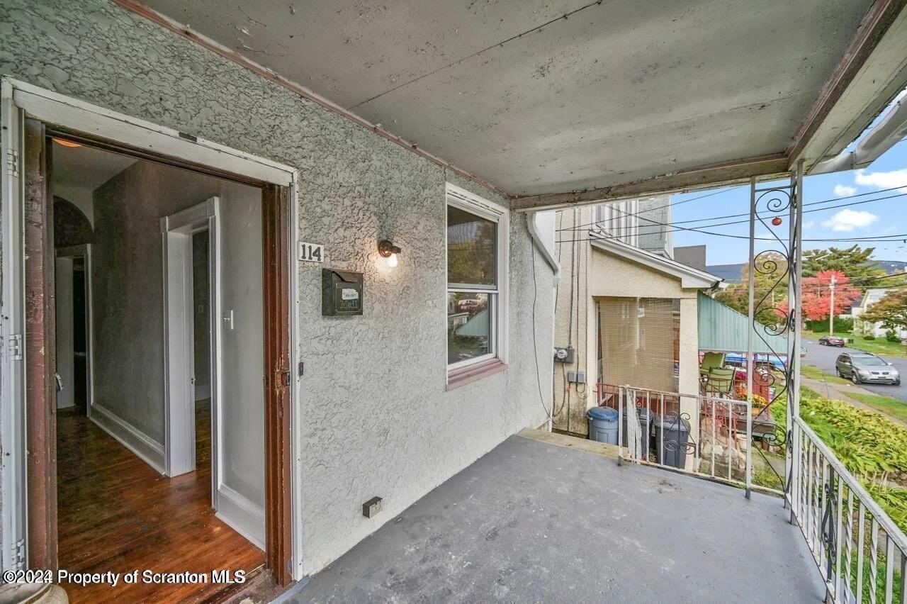 114 New York St - Photo 3 of 28