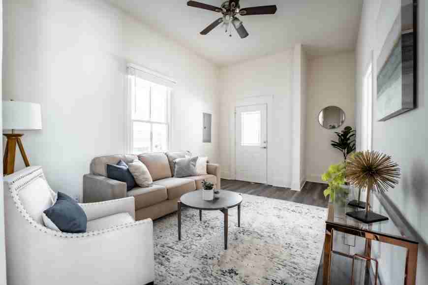 1353 Finley St Ne - Photo 2 of 10