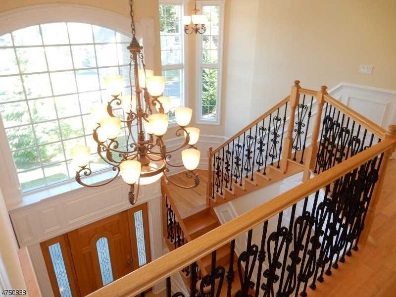 230 East Ln - Photo 3 of 25