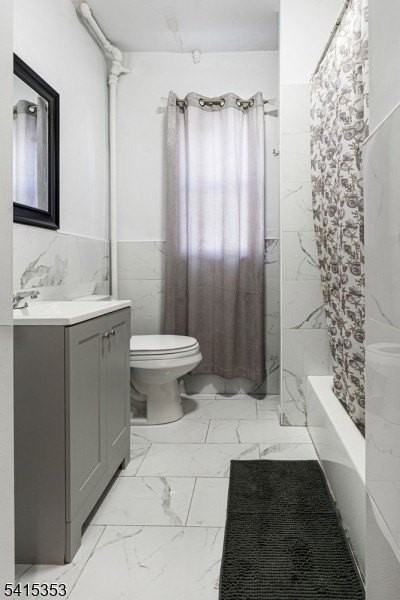 492 E 26th St - Photo 3 of 9