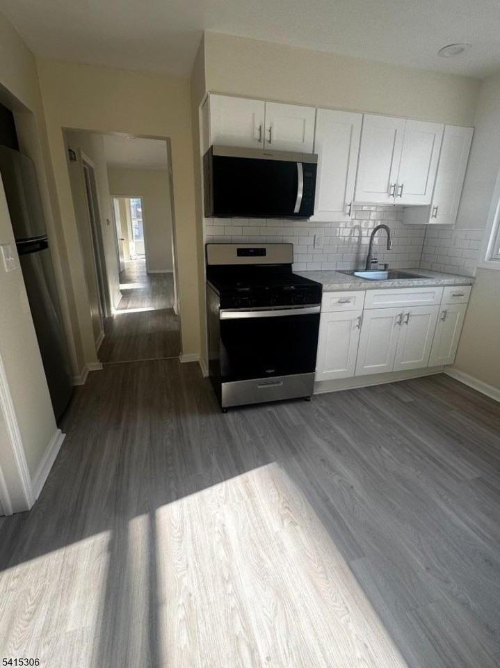 79 S 16th St #2 - Photo 4 of 7