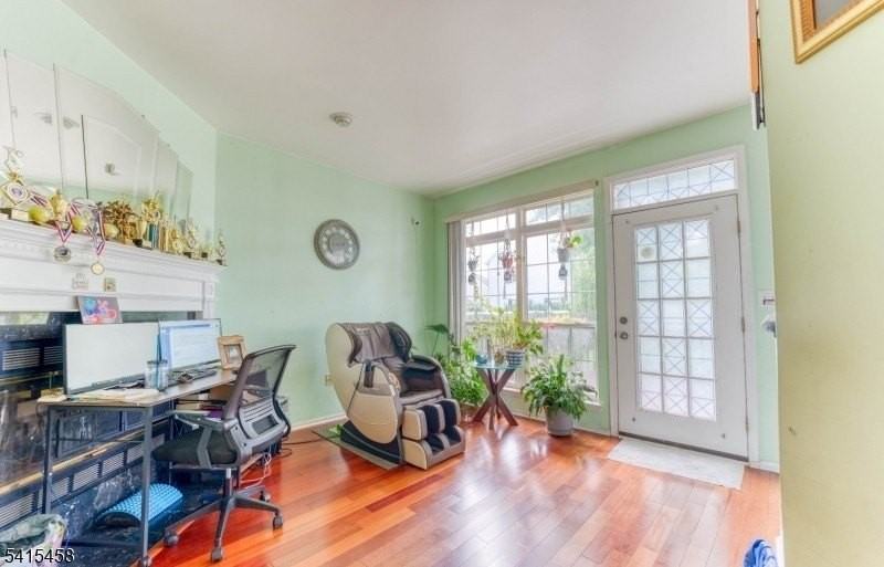 10 Marco Polo Ct - Photo 7 of 18