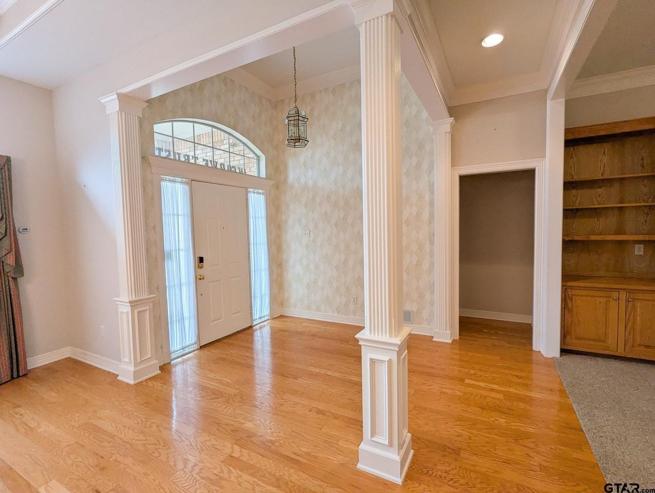 704 Shiloh Ridge St - Photo 2 of 30