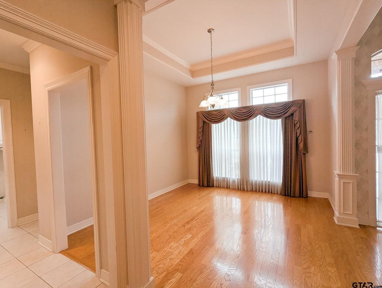 704 Shiloh Ridge St - Photo 3 of 30