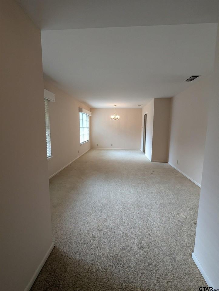 3713 Colgate Ave - Photo 3 of 24