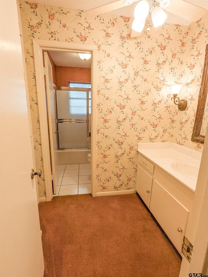 3713 Colgate Ave - Photo 6 of 24