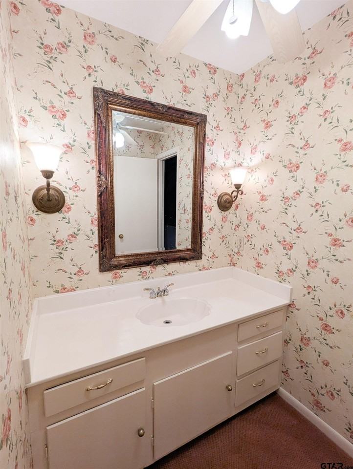 3713 Colgate Ave - Photo 7 of 24