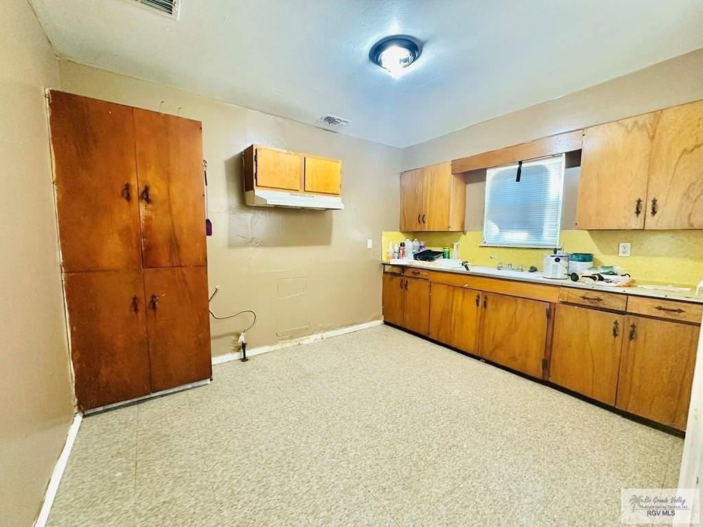 515 Mcdavitt Blvd - Photo 3 of 13