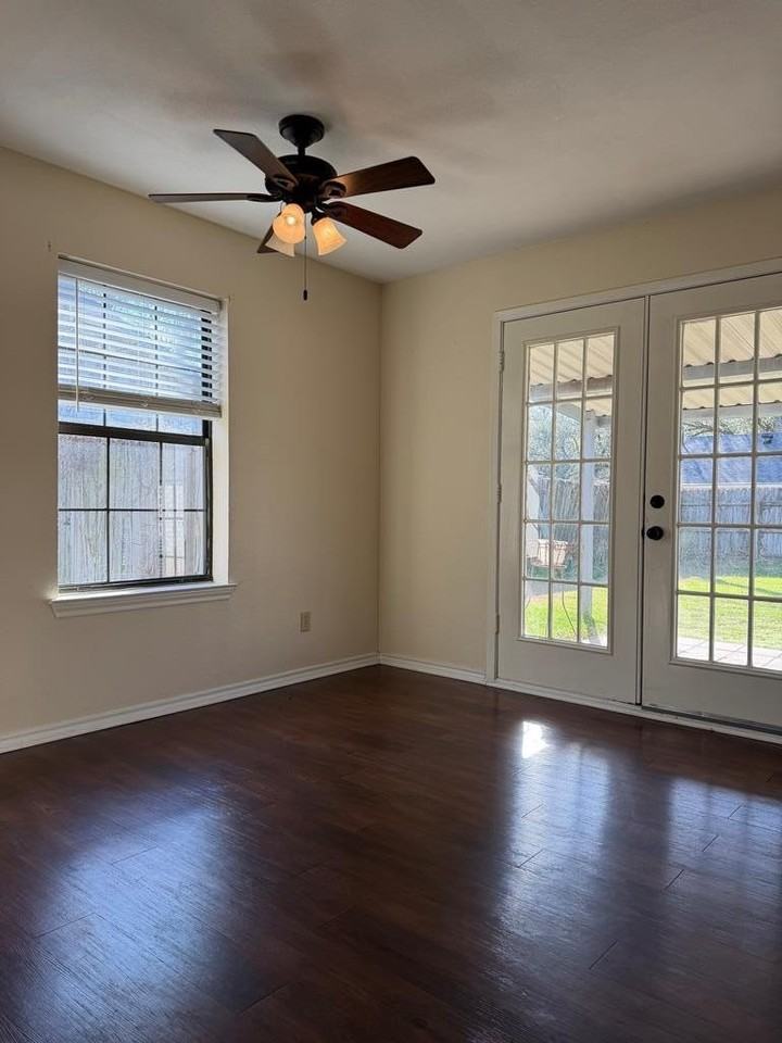 1100 Meadow Dr - Photo 5 of 16