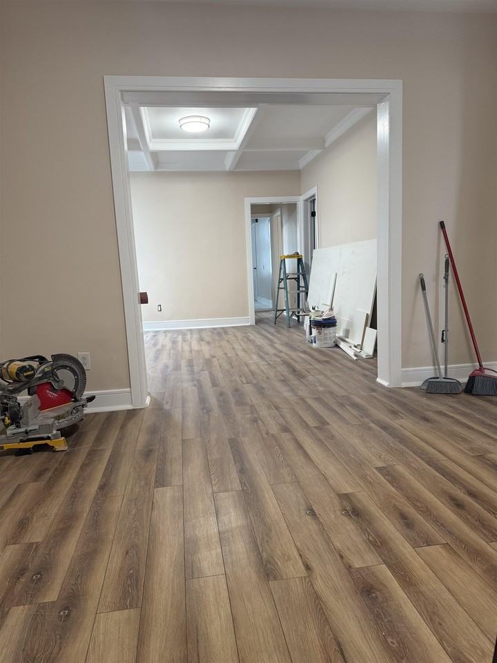 90 W 42nd St ## 92 - Photo 3 of 16