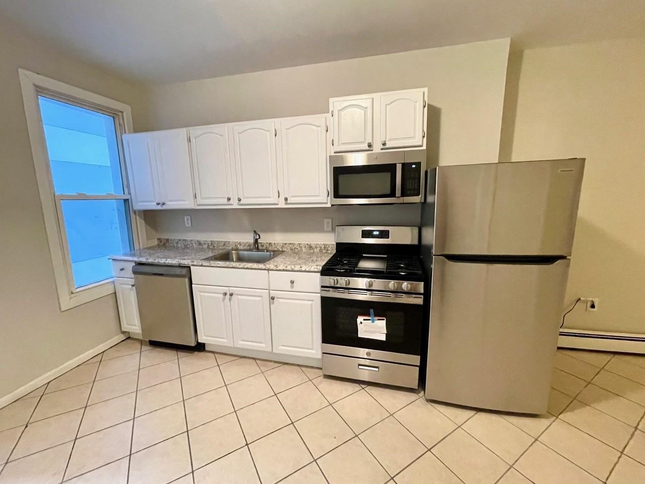 380 Summit Ave #3R - Photo 4 of 12