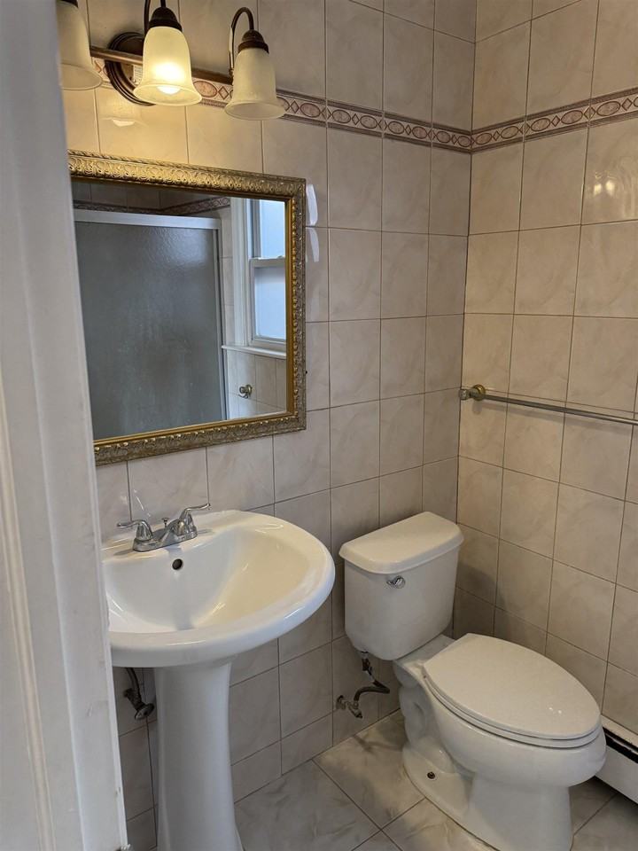 2513 Palisade Ave #2 - Photo 7 of 19