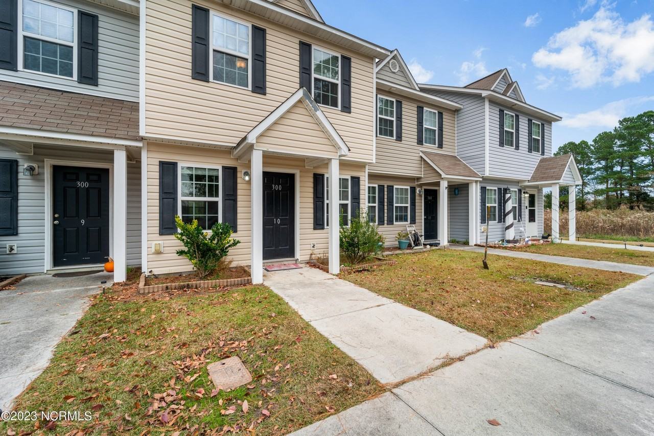 300 Burley Dr Unit 10 - Photo 2 of 21