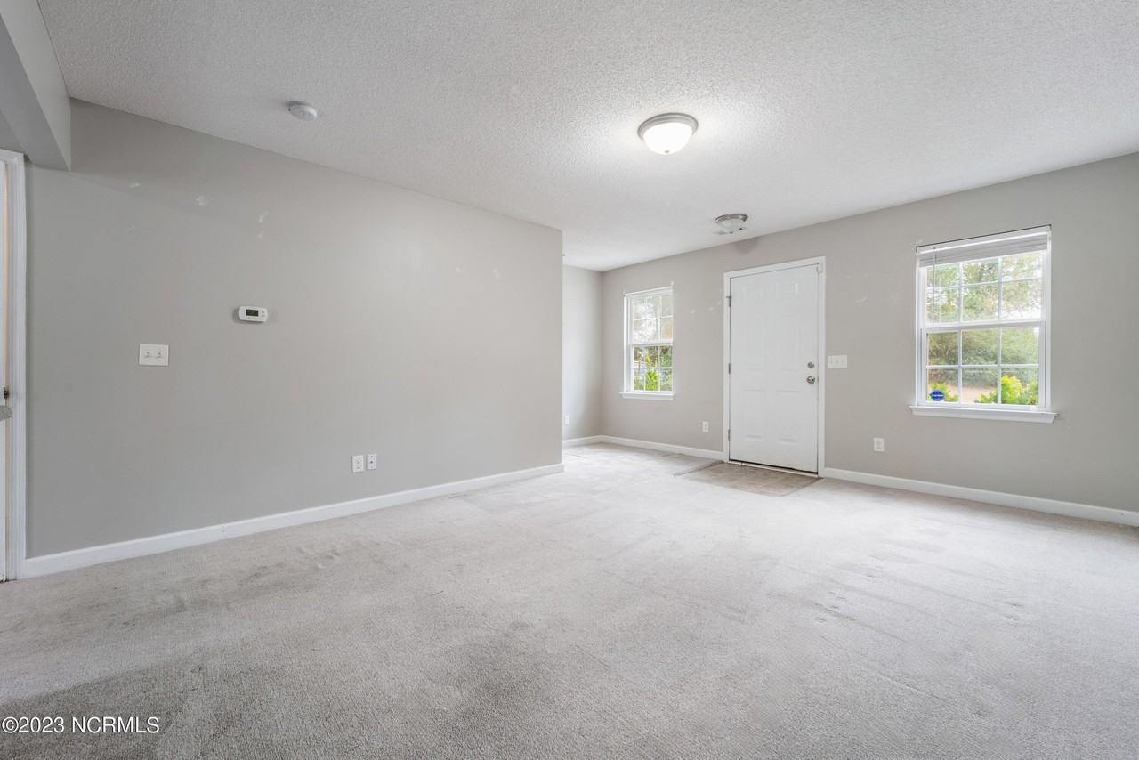 300 Burley Dr Unit 10 - Photo 5 of 21