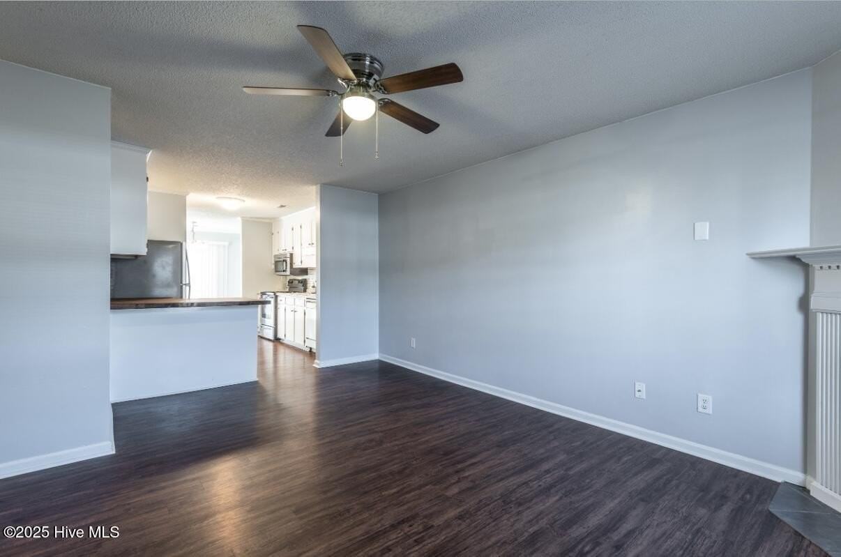 510 Lake Rd Unit A - Photo 3 of 10