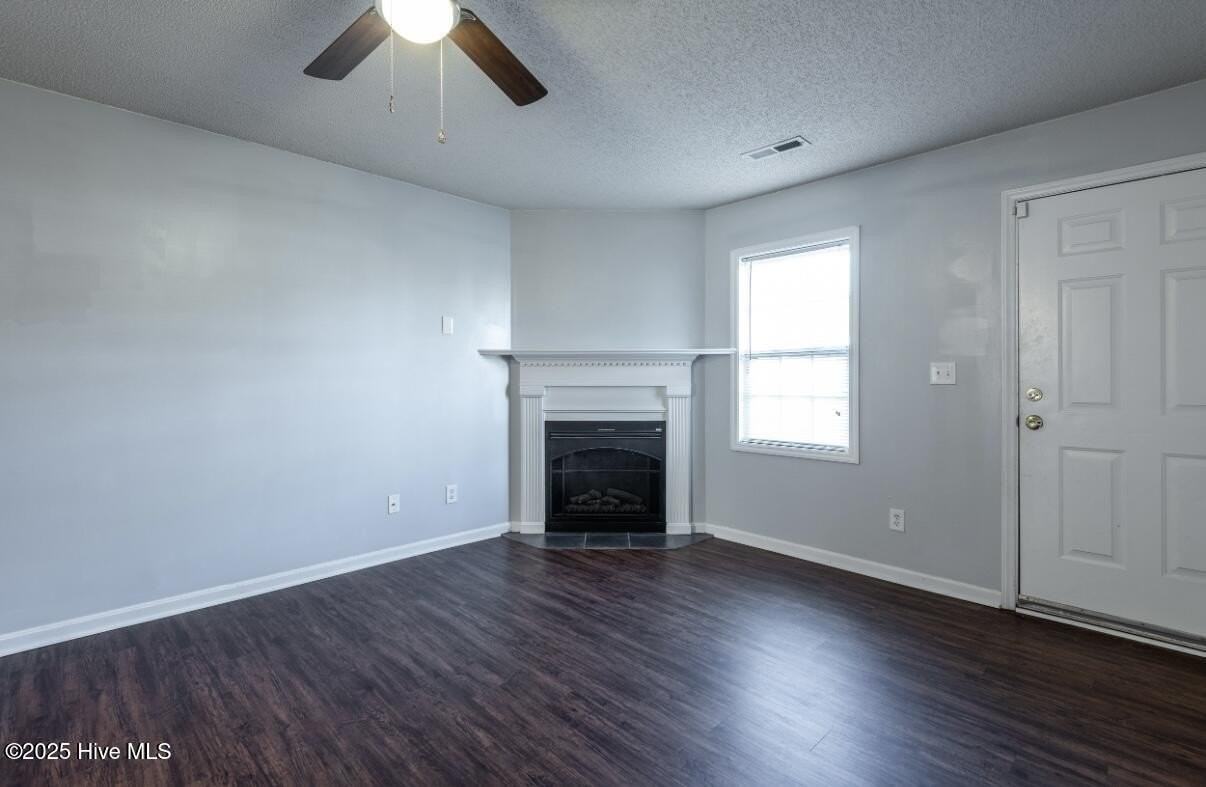 510 Lake Rd Unit A - Photo 4 of 10