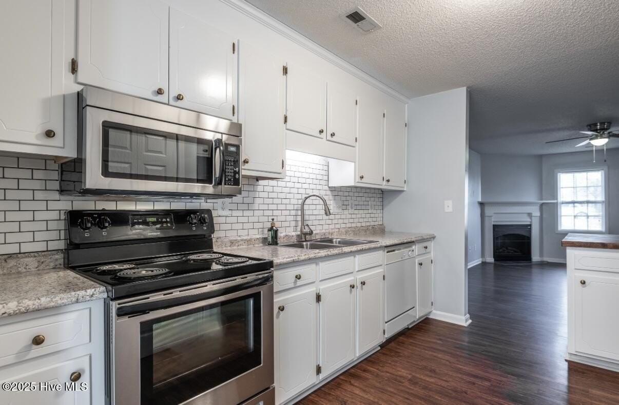 510 Lake Rd Unit A - Photo 6 of 10