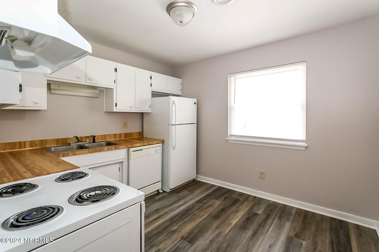 201 Shipman Rd Apt D15 - Photo 4 of 10