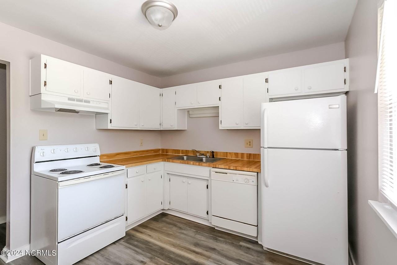 201 Shipman Rd Apt D15 - Photo 5 of 10