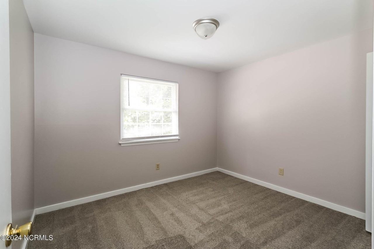 201 Shipman Rd Apt D15 - Photo 6 of 10