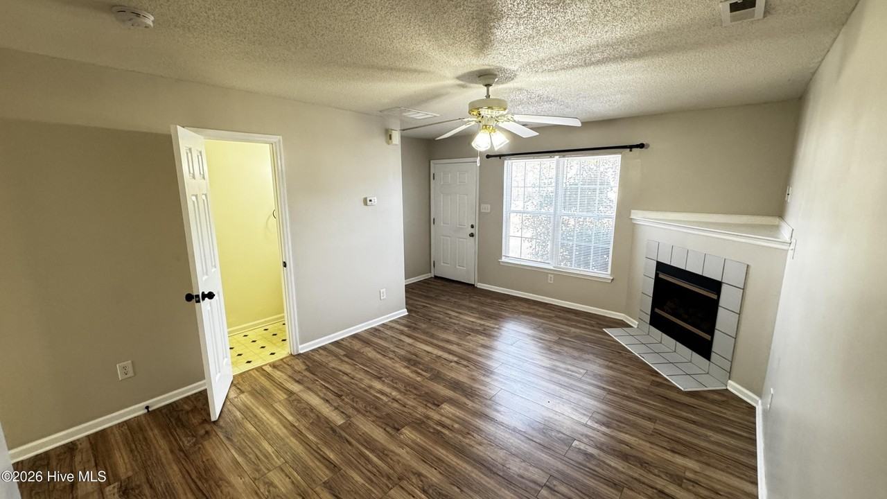 509 Timberlake Trl - Photo 3 of 7