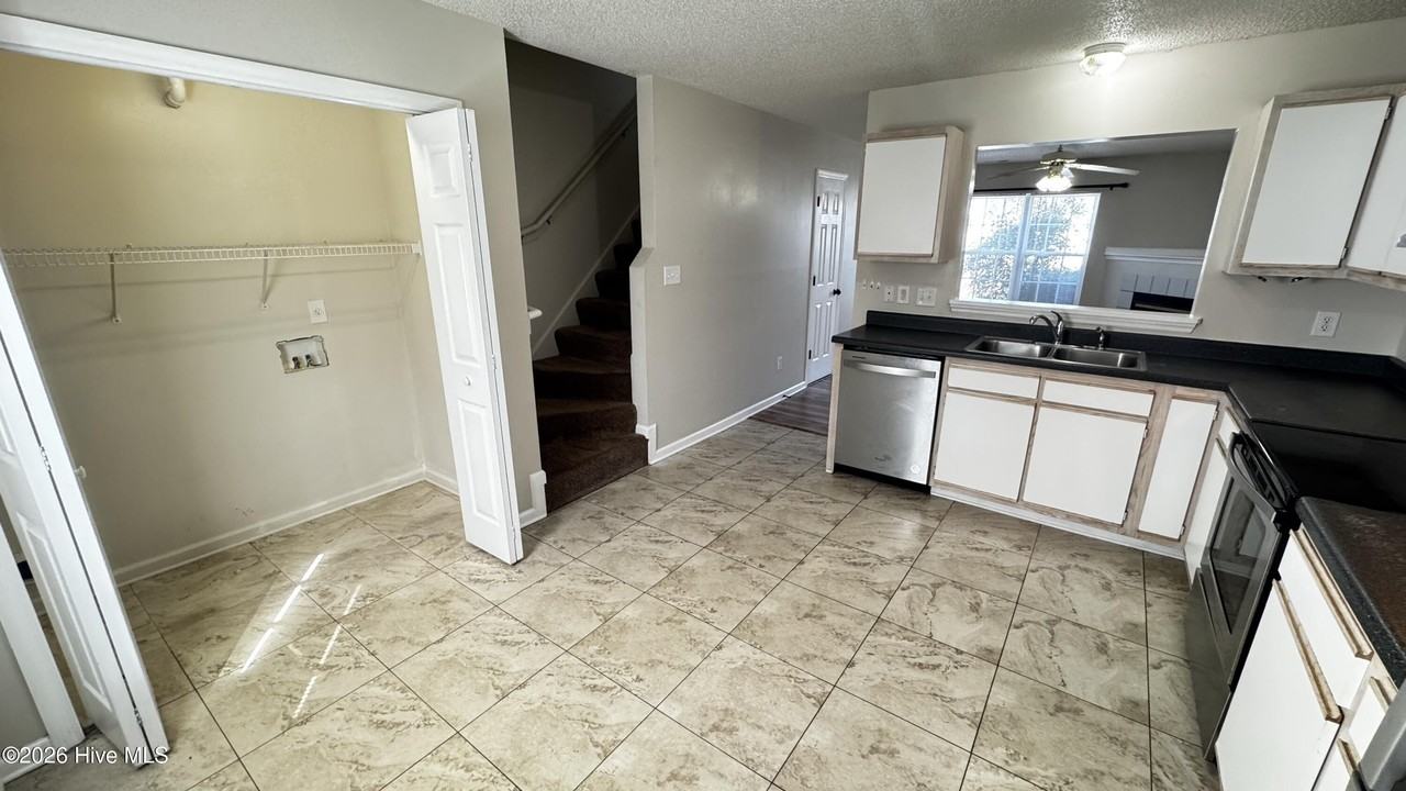 509 Timberlake Trl - Photo 5 of 7