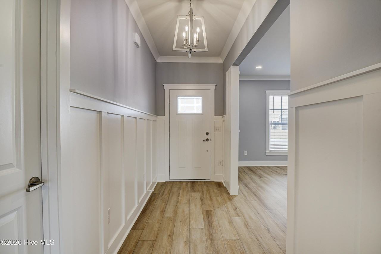 9444 Wingspan Ct - Photo 3 of 29