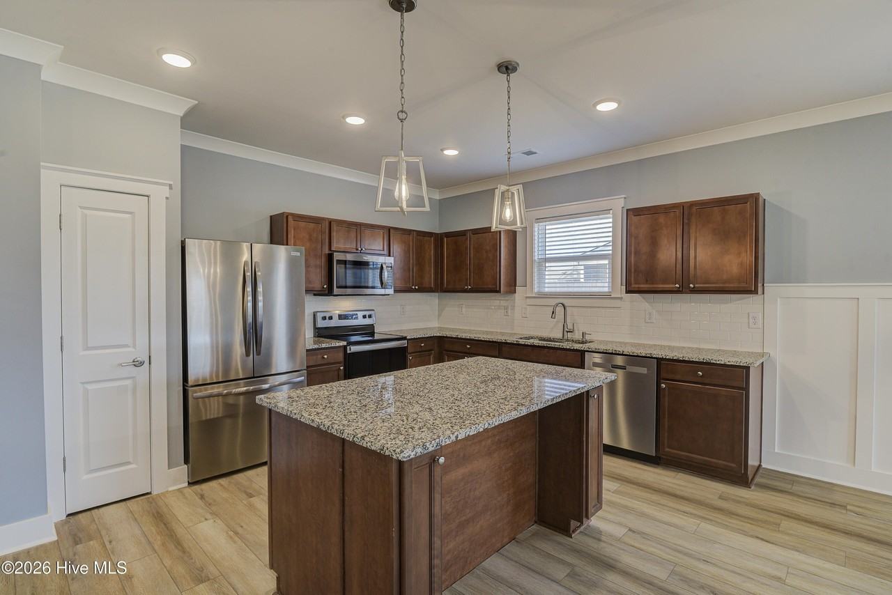 9444 Wingspan Ct - Photo 7 of 29