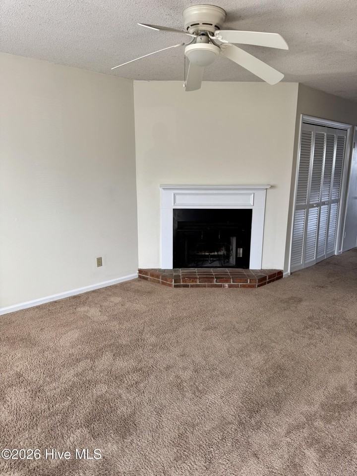 3264 Landmark St Apt G5 - Photo 2 of 11