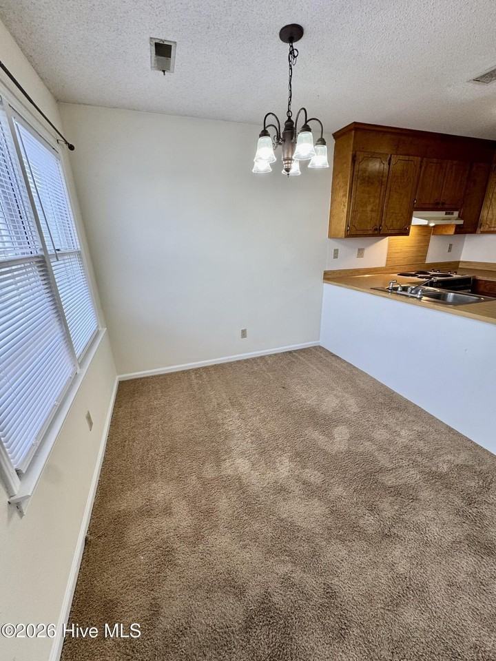 3264 Landmark St Apt G5 - Photo 5 of 11