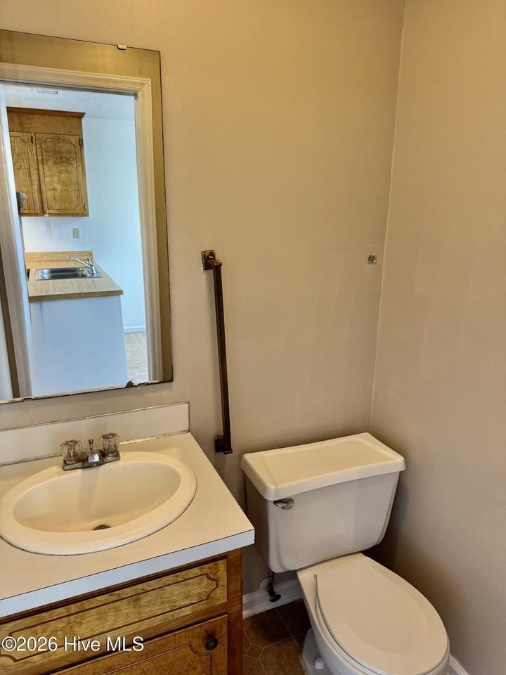 3264 Landmark St Apt G5 - Photo 7 of 11