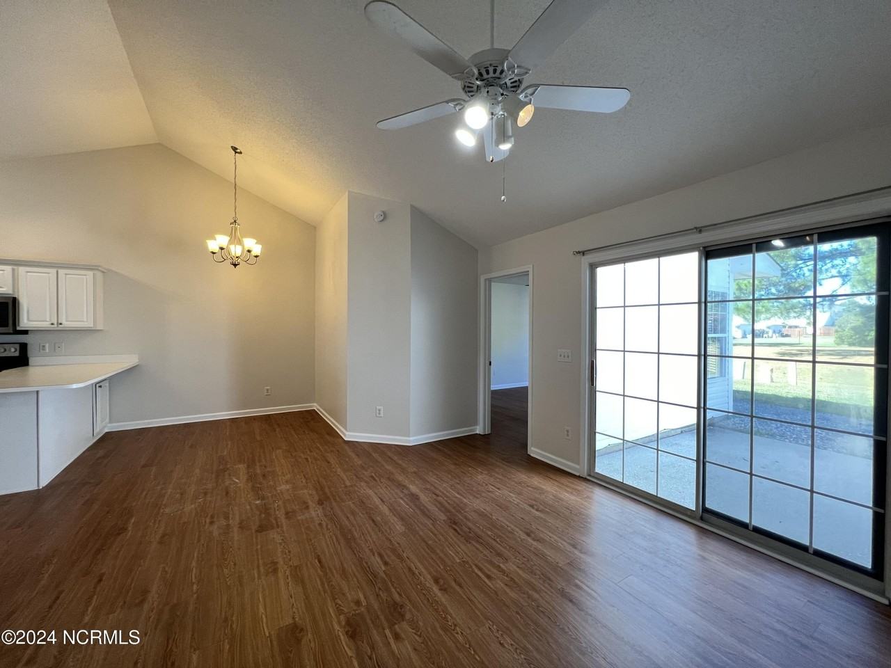 3877 Merestone Dr - Photo 7 of 19