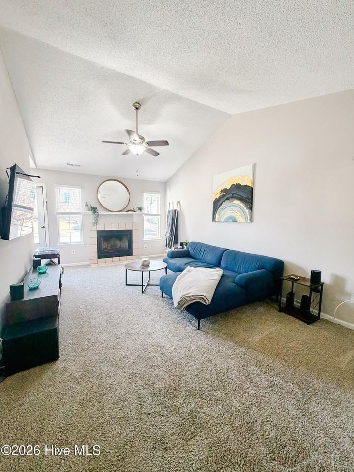 159 Brenda Dr - Photo 3 of 18