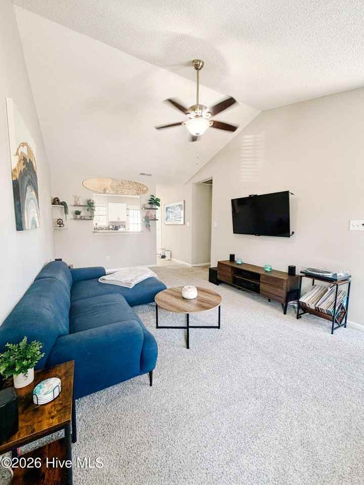 159 Brenda Dr - Photo 4 of 18