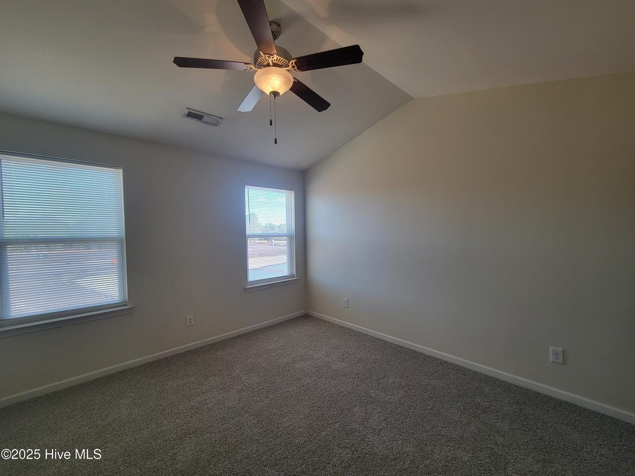 120 Beacon Woods Dr - Photo 4 of 6