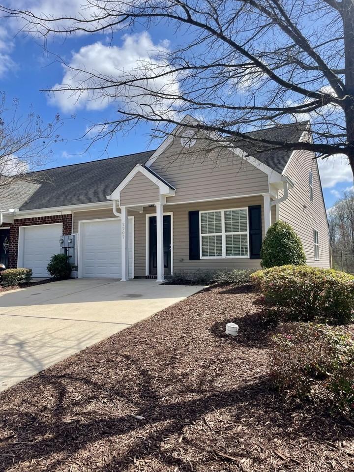 2207 Jasmine Way - Photo 2 of 23