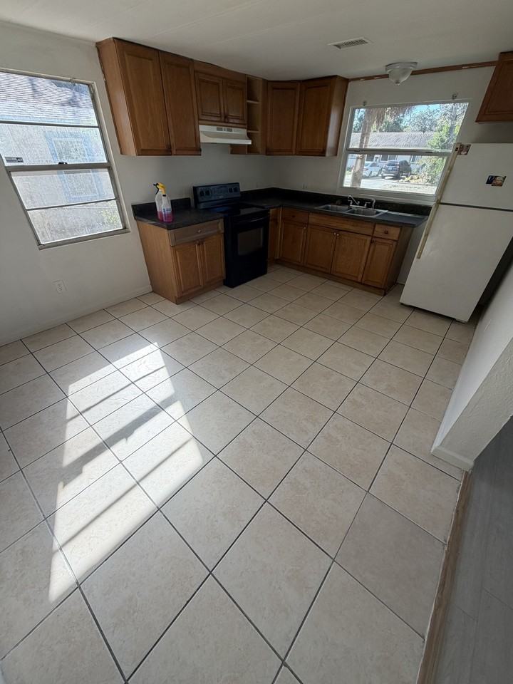 1834 44th St S #1 - Photo 4 of 15